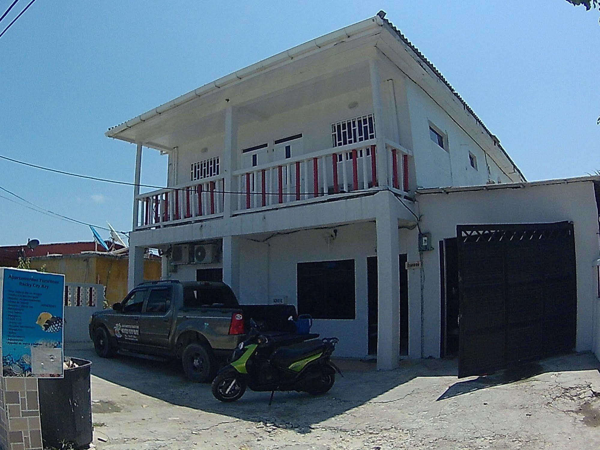 Apartamentos Rocky Cay Bay San Andrés Esterno foto